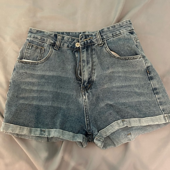 Rolled high waist jean shorts - Picture 1 of 2